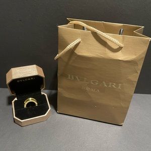 Gold beautiful wide ring size 6 1/2